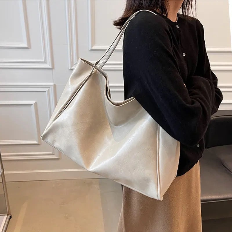 Patricia™ | Glanzende Vegan Leren Handtas