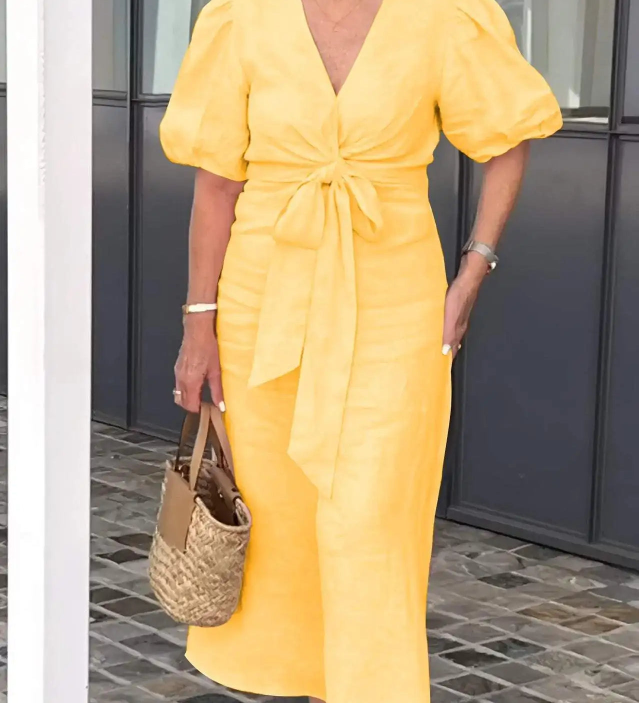 LYNORA | ELEGANTE MIDI-JURK MET V-HALS