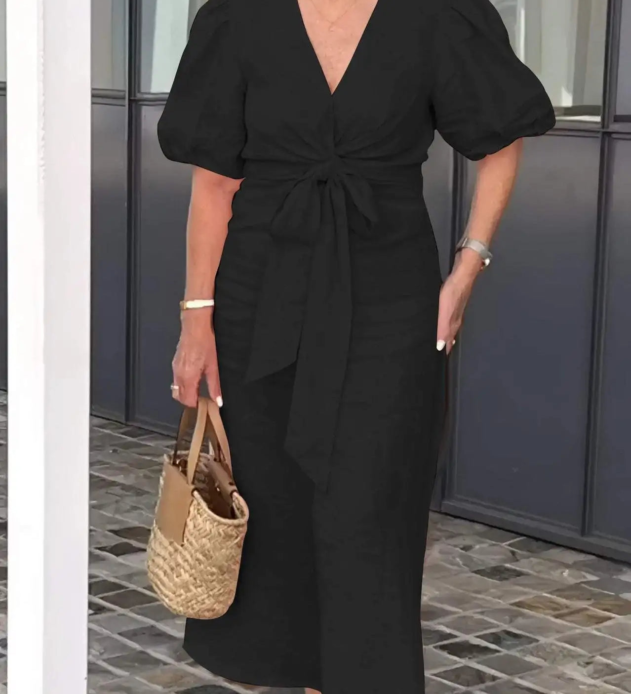 LYNORA | ELEGANTE MIDI-JURK MET V-HALS